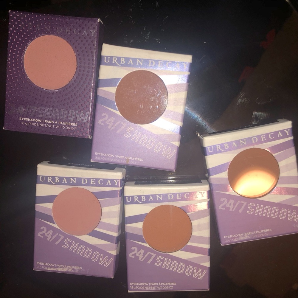 Urban Decay 24/7 Shadow. Sold at Sephora and Ulta. Great deal!!!